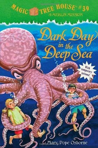Dark Day in the Deep Sea (Magic Tree House # 39)