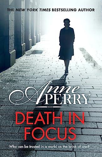 Death in Focus (Elena Standish, Bk. 1)